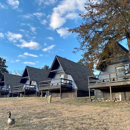 Calm Waters Resort Indian Point 外观 照片