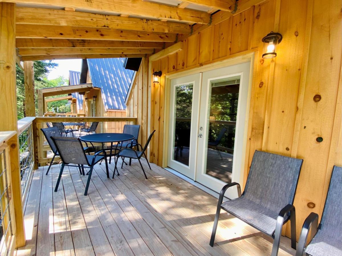 Calm Waters Resort Indian Point 外观 照片