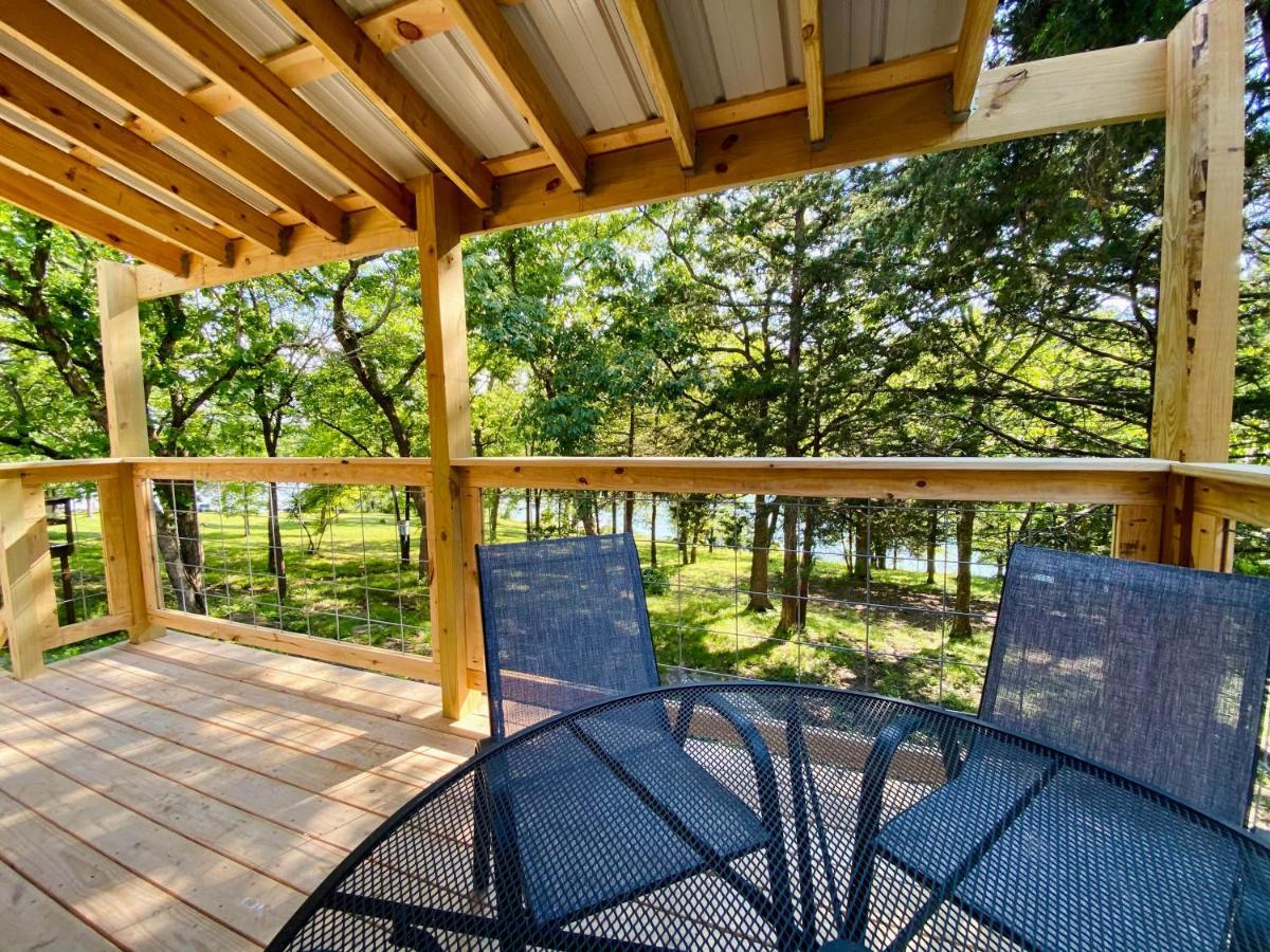 Calm Waters Resort Indian Point 外观 照片