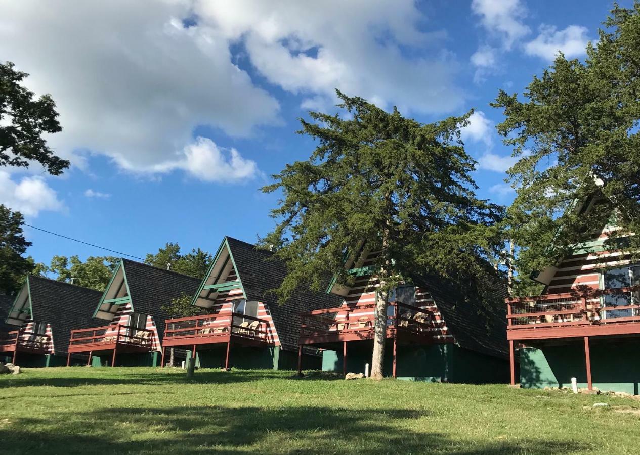 Calm Waters Resort Indian Point 外观 照片