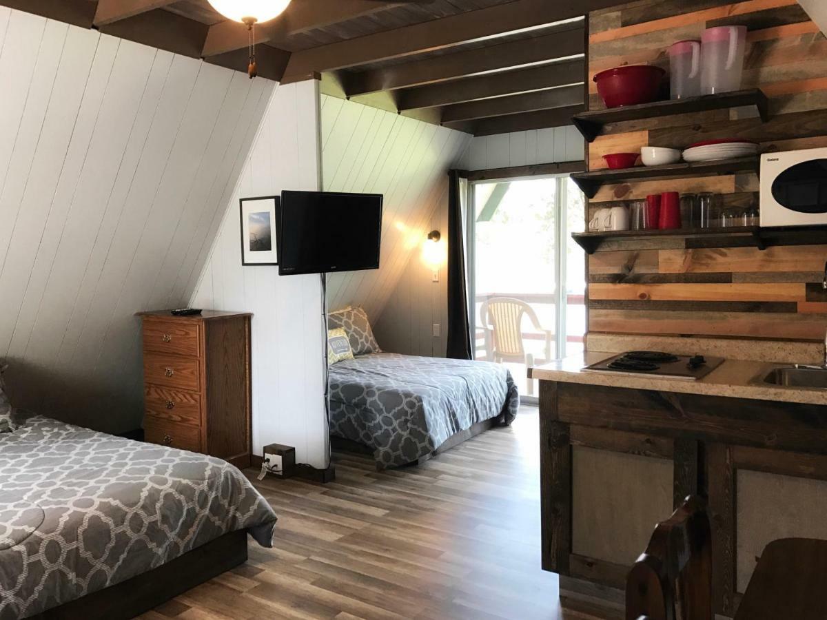 Calm Waters Resort Indian Point 外观 照片